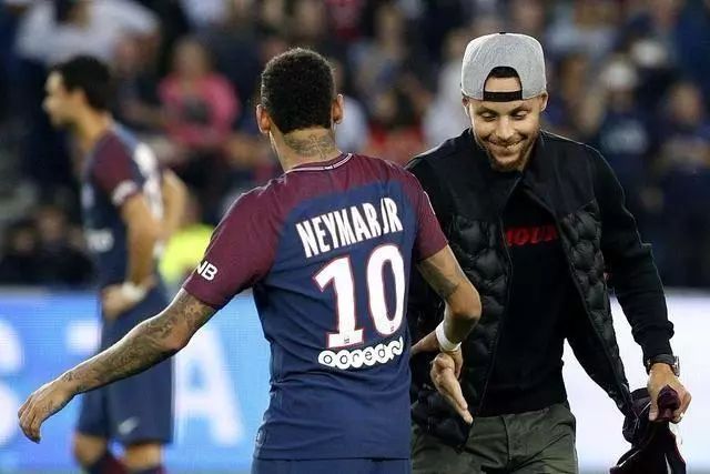 配舞台与时 配舞台与时